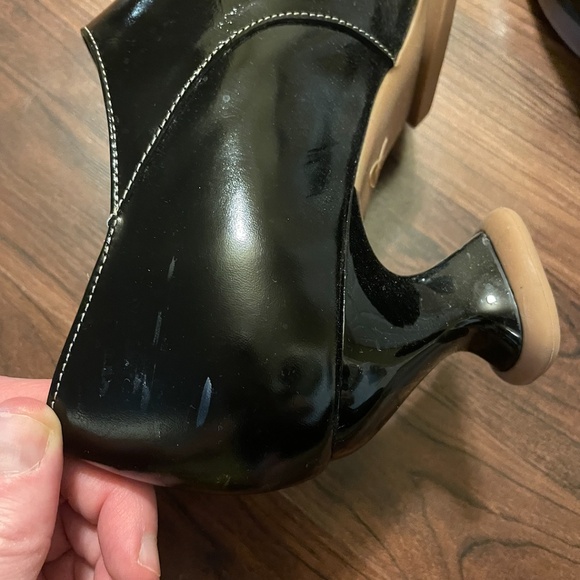 Elegant Black, Patent Leather Fluevog Heels - Picture 15 of 16